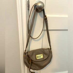 Gray Natasha Mini crossbody bag - Adjustable leather strap - gold hardware